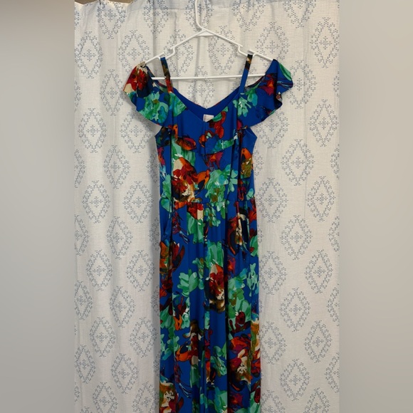 Cool and Comfortable Floral Jumpsuit - Picture 2 of 9